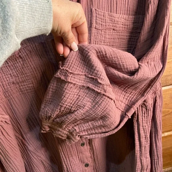 Easel Mauve Button Down Shirt
PTP- 24-26” shoulder to bottom-front 27” Back 29” - Picture 4 of 6